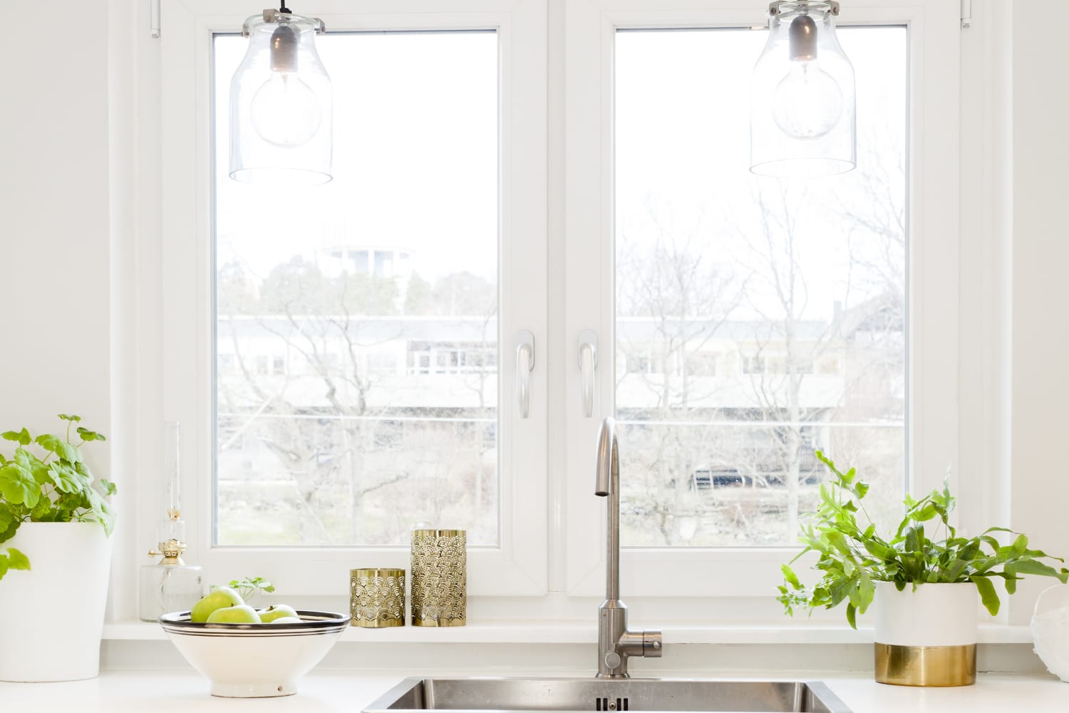 This tiktoker created fake windows using home depot light panels and